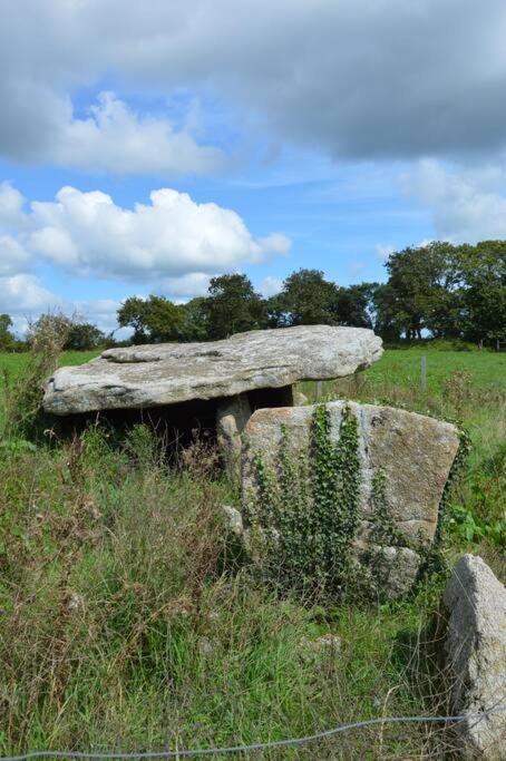 Gite Du Dolmen Guiscriff Exterior foto